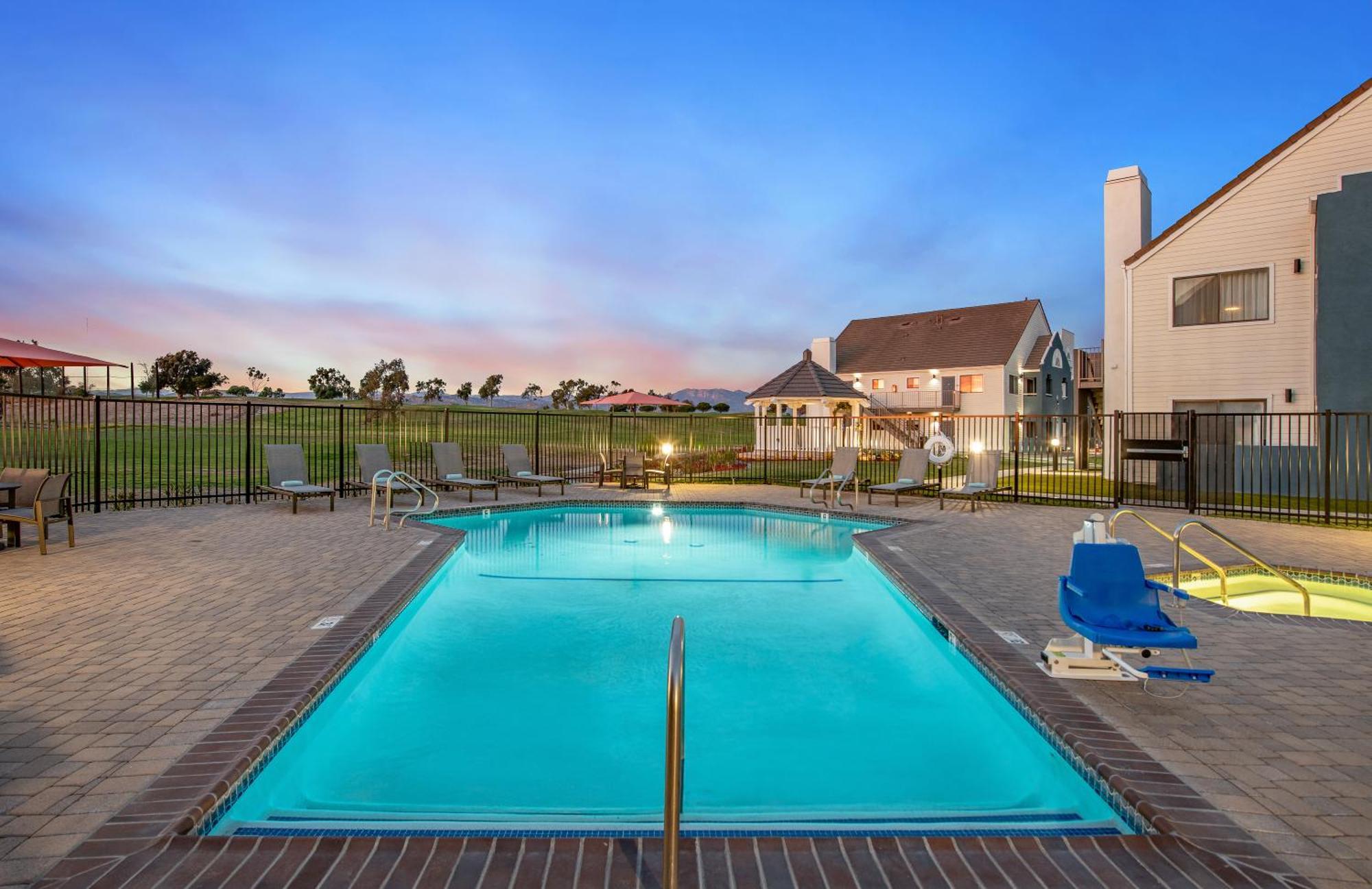 Staybridge Suites Oxnard - River Ridge By Ihg Exteriör bild