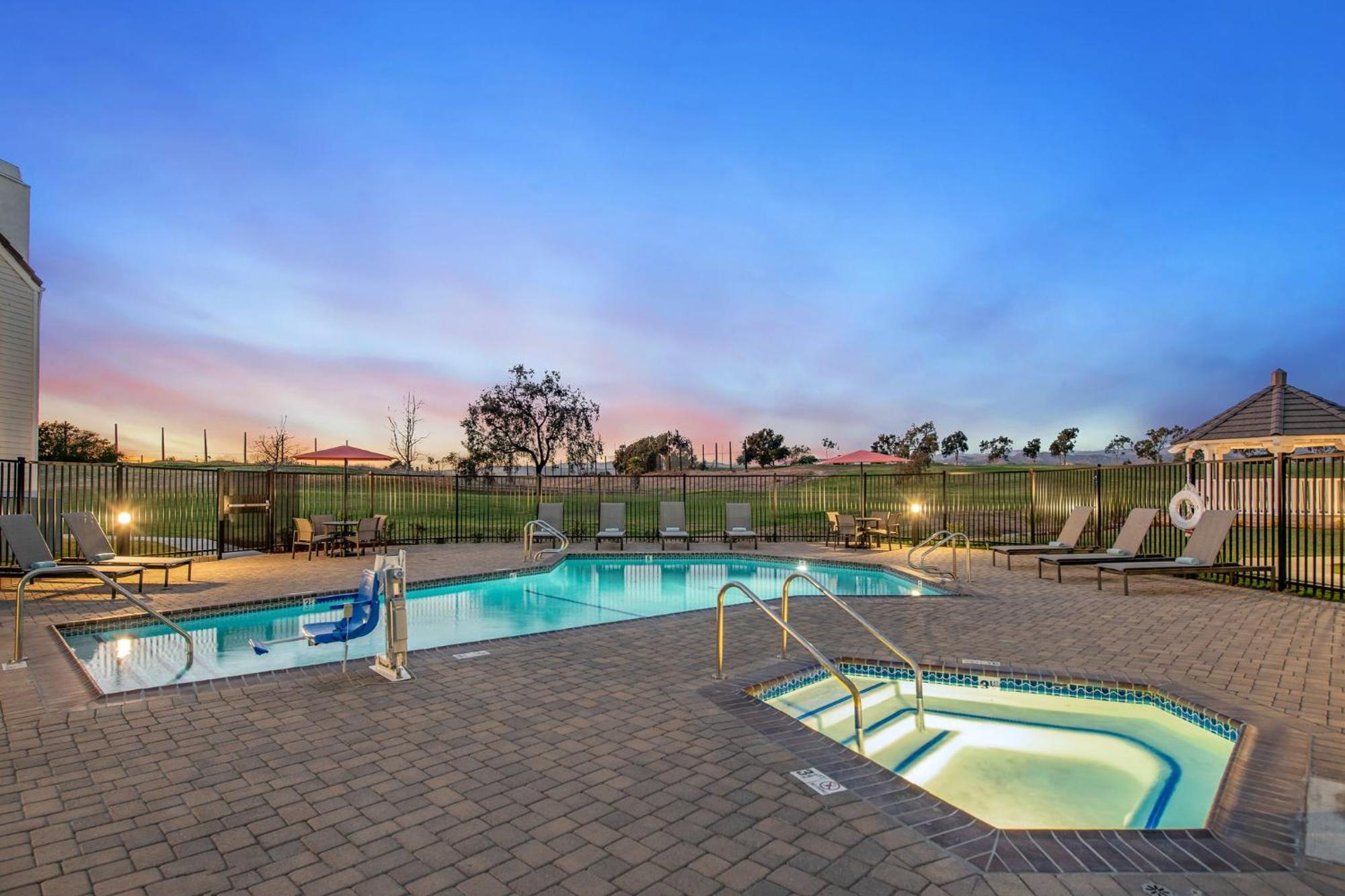 Staybridge Suites Oxnard - River Ridge By Ihg Exteriör bild