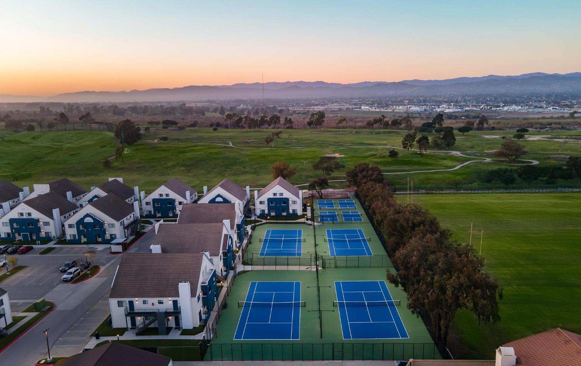 Staybridge Suites Oxnard - River Ridge By Ihg Exteriör bild